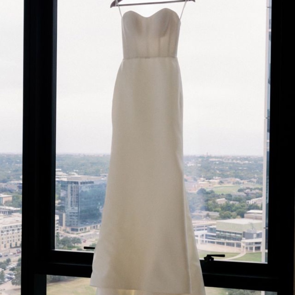 Romona Keveza Wedding Dress - Size 0, 34C